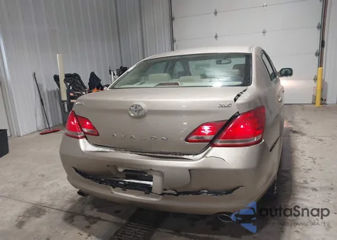 2005 Toyota Avalon Xls z USA, uszkodzony, nr VIN 4T1BK36B35U061044
